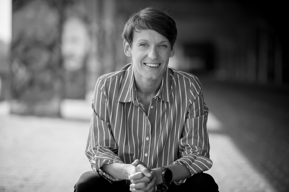 Victoria Wall - English Copywriter in Paris